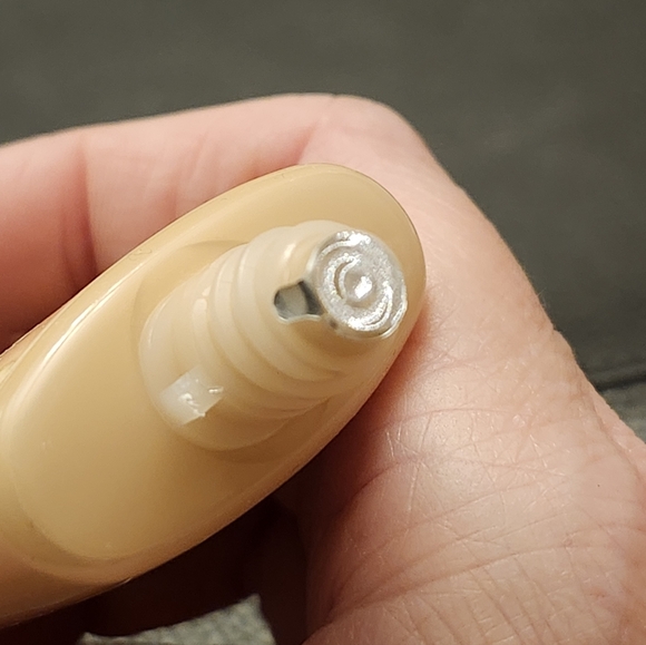 Clinique Stay-Matte Oil-Free Makeup Foundation In 08 Golden Neutral - Picture 8 of 8